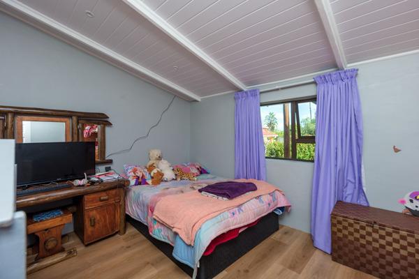 5 Bedroom Property for Sale in Denneoord Western Cape